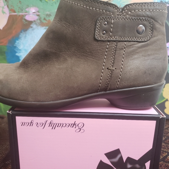 Leather/Suede Ankle Boots. - Picture 6 of 14